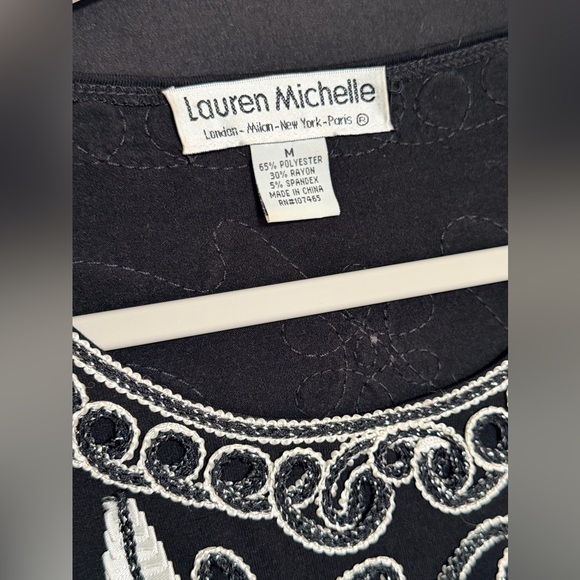 Lauren Michelle Black Top with White & Black Embroidery Ribbon detail VTG Luxury - Picture 3 of 13